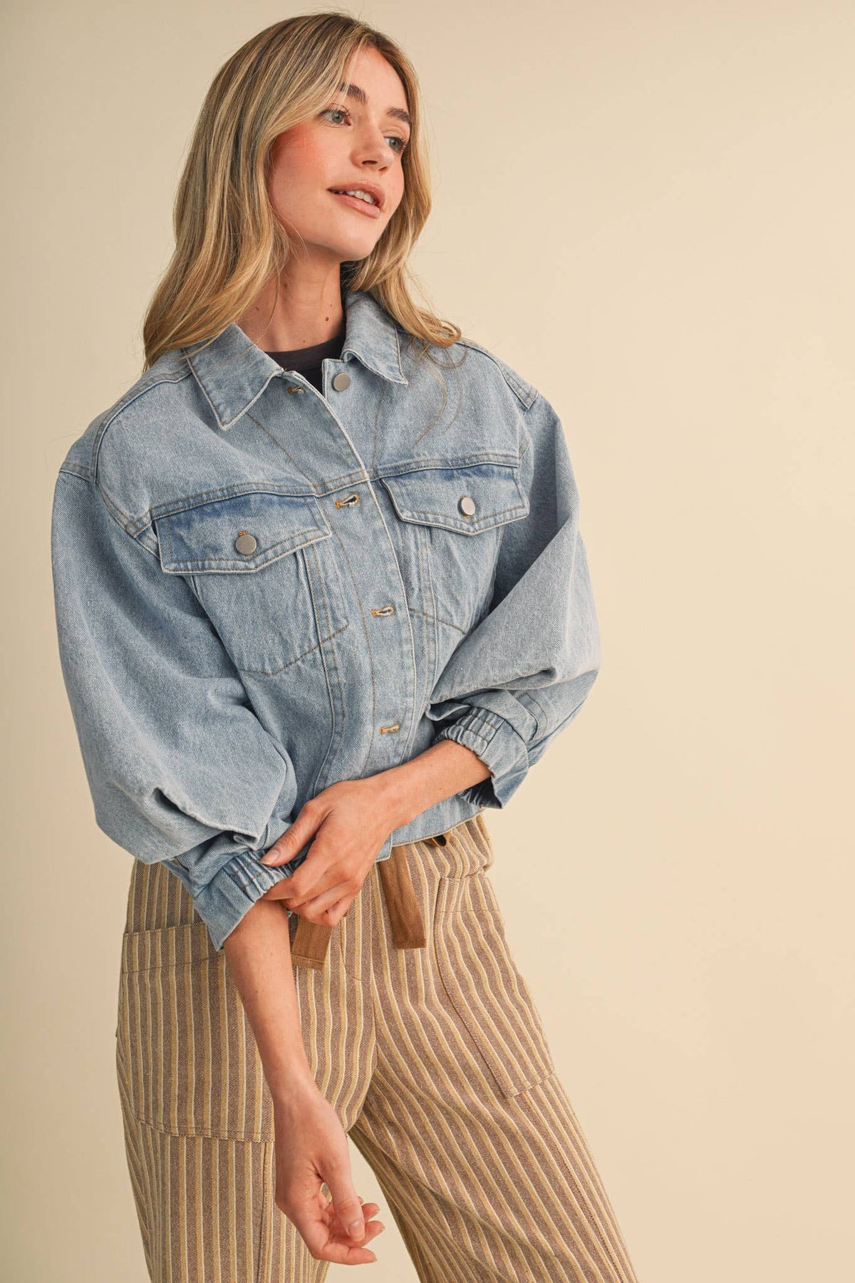 STRUCTURED SLEEVE DENIM JACKET