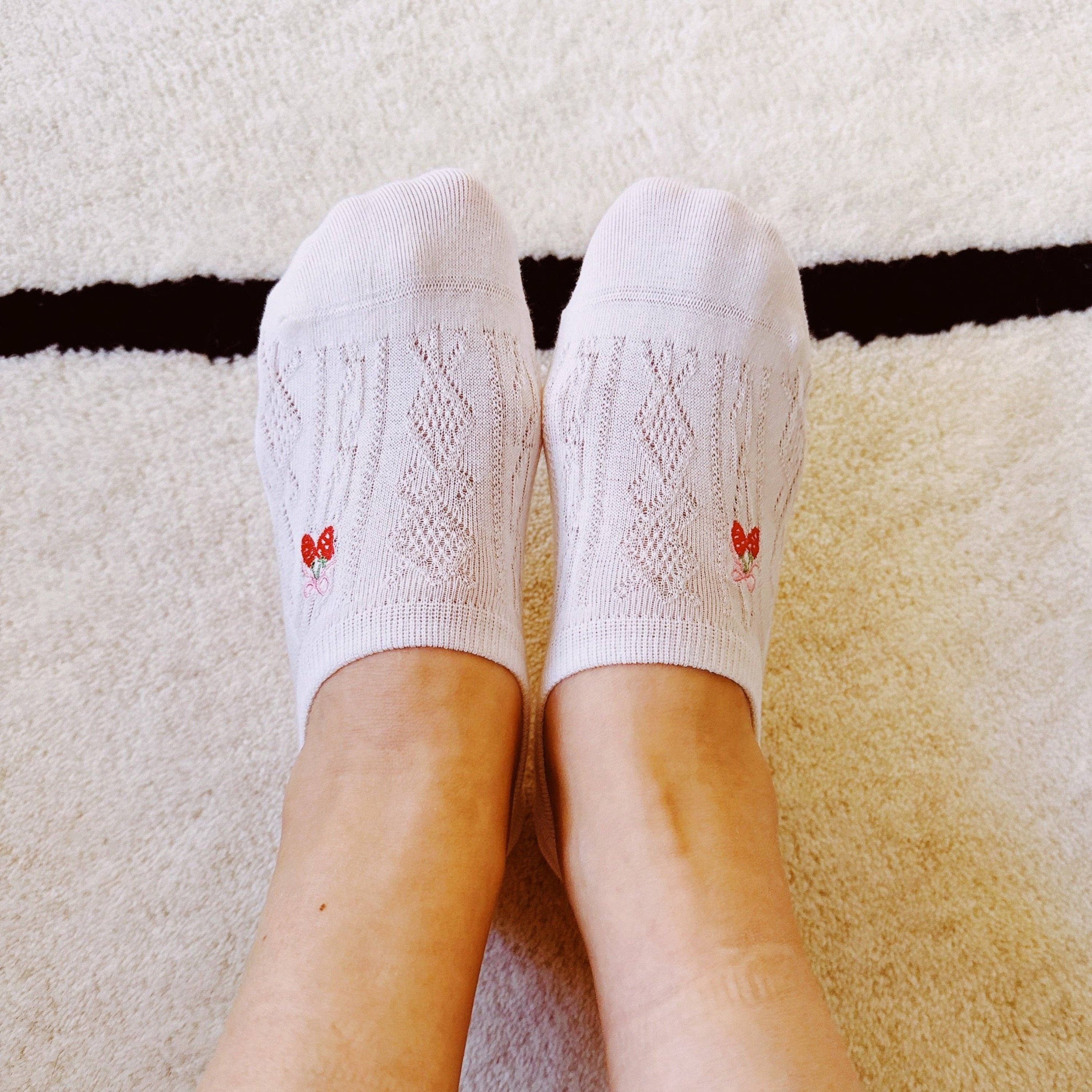 Strawberry On The Side Low Cut Socks