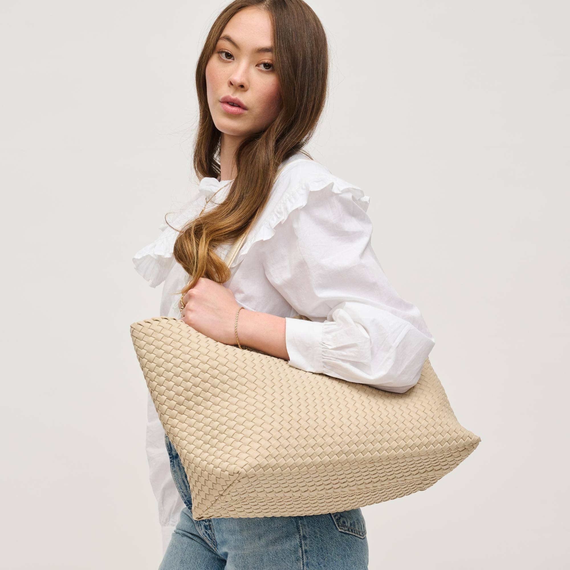 Evie Woven Tote