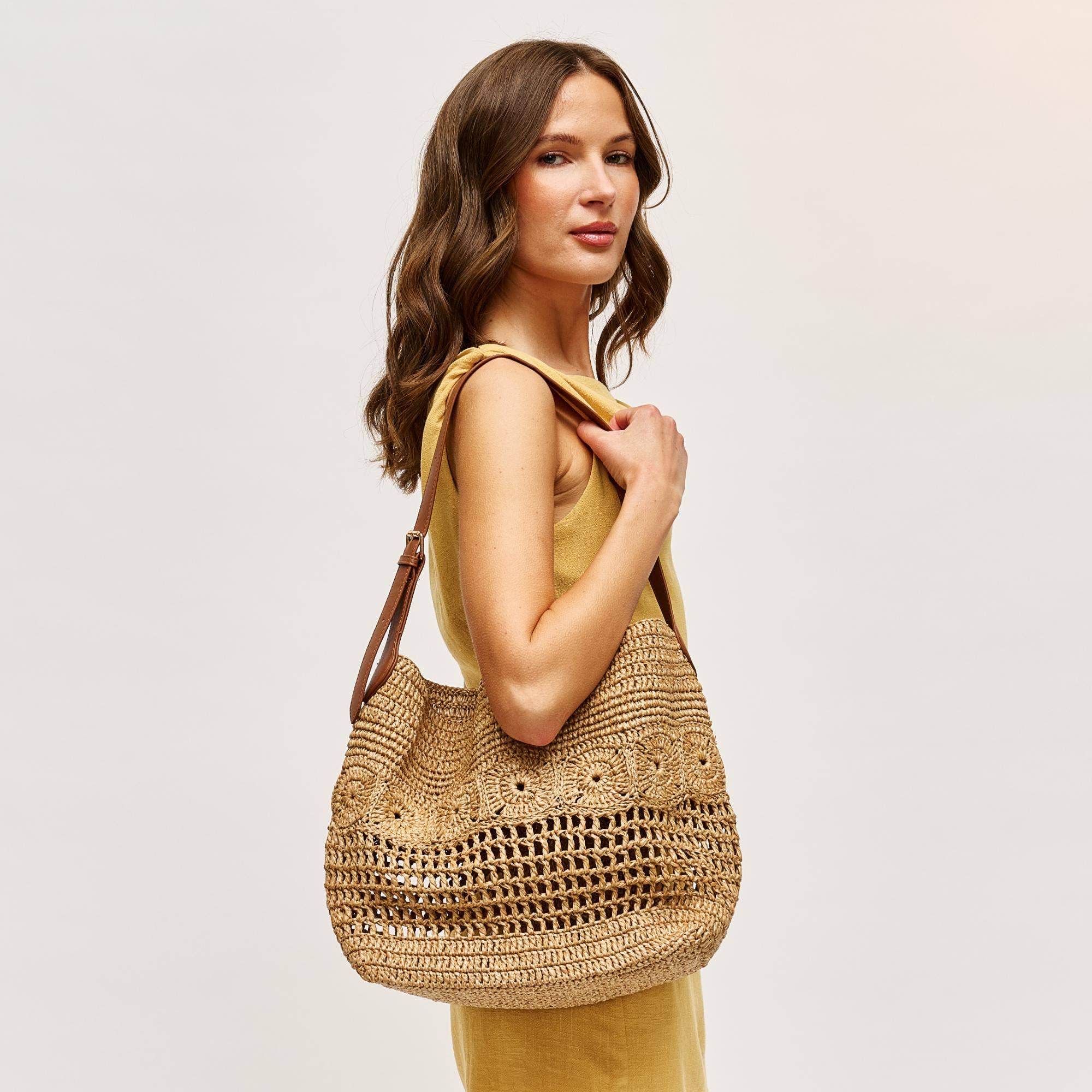 Kaitlyn Hobo
