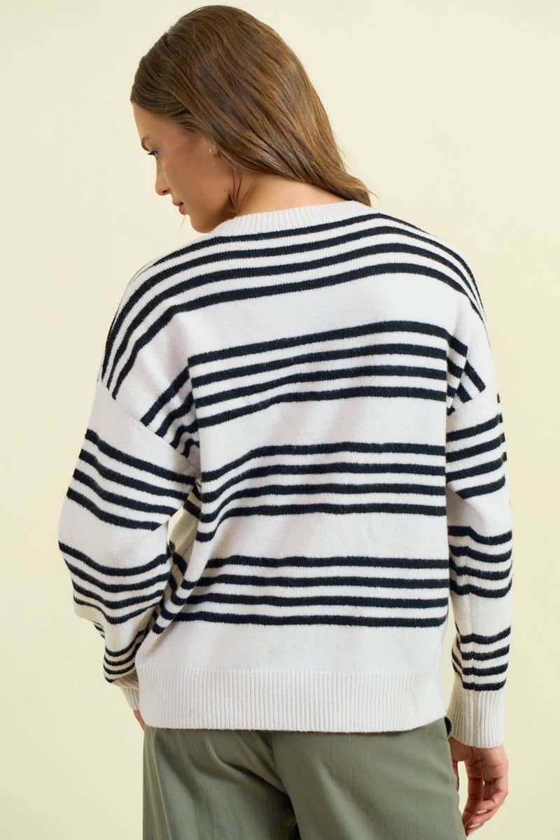 STRIPED LONG SLEEVE SWEATER