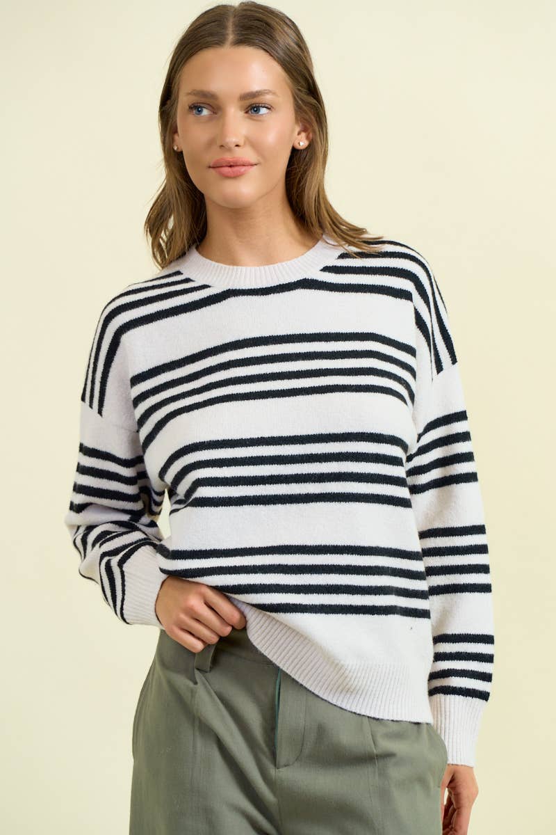 STRIPED LONG SLEEVE SWEATER