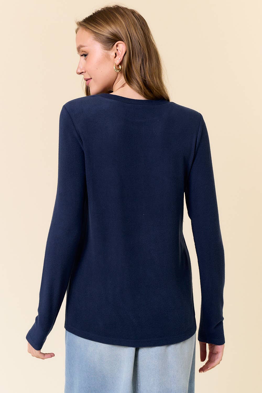 ROUND NECK SOFT KNIT TOP