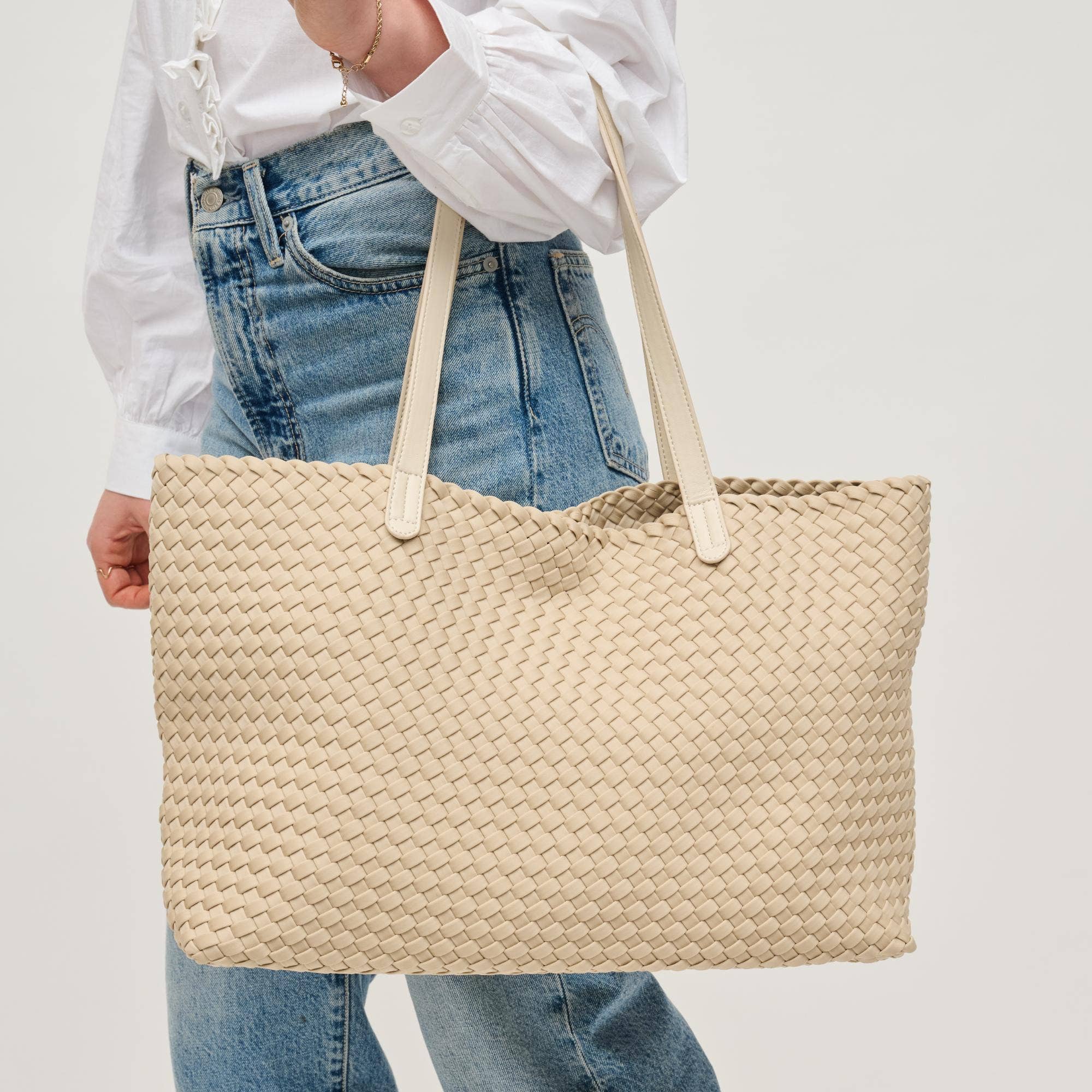 Evie Woven Tote