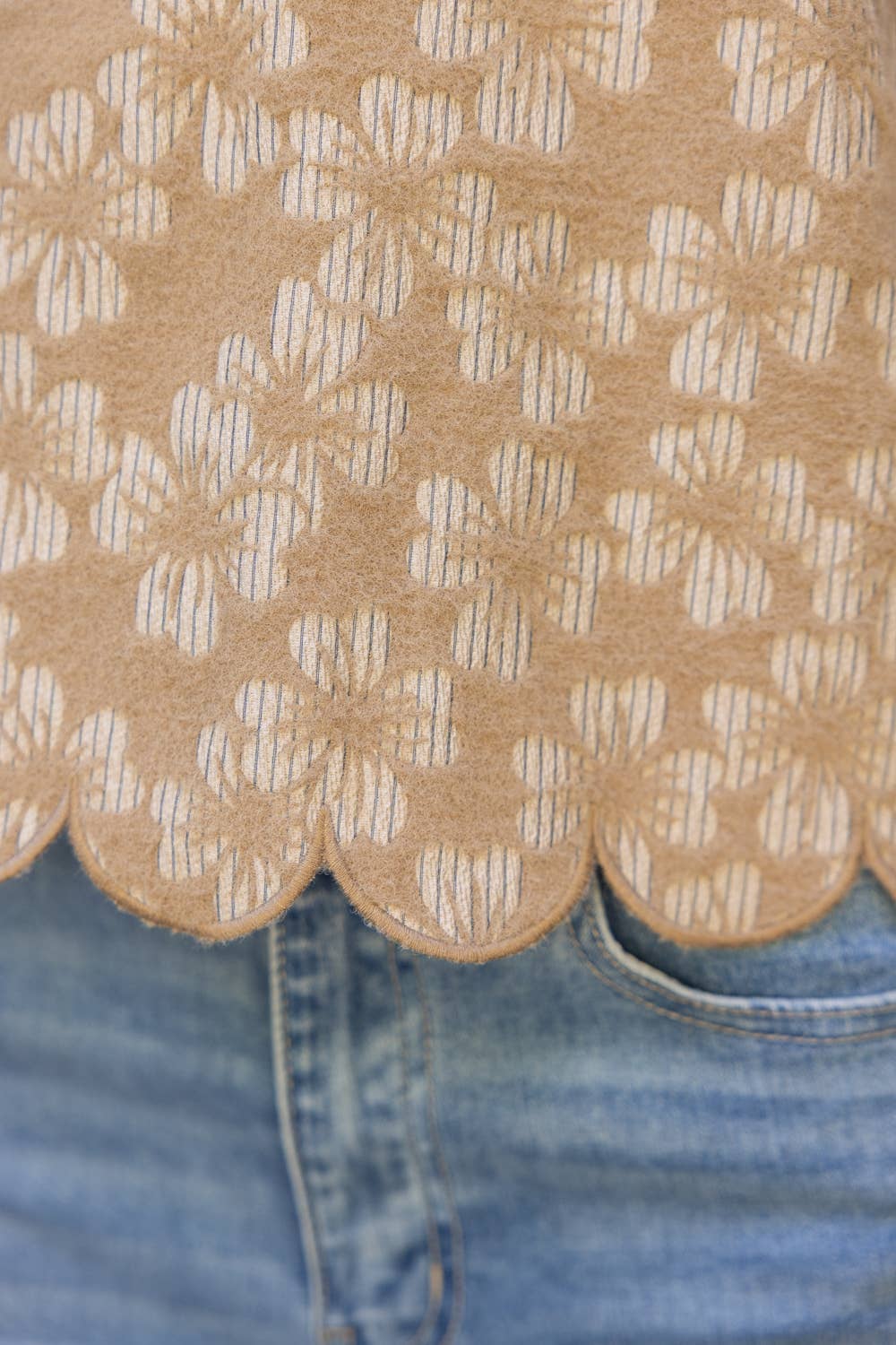 Scalloped Hem Tie Floral Textured Top