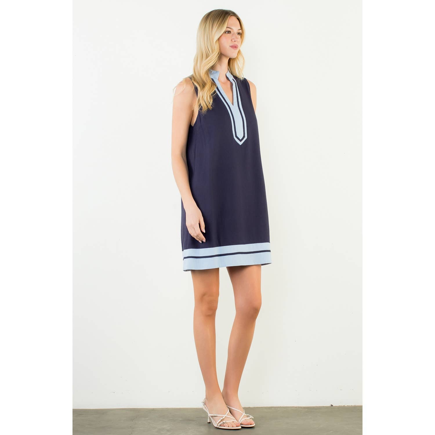 Sleeveless Contrast Trim Dress