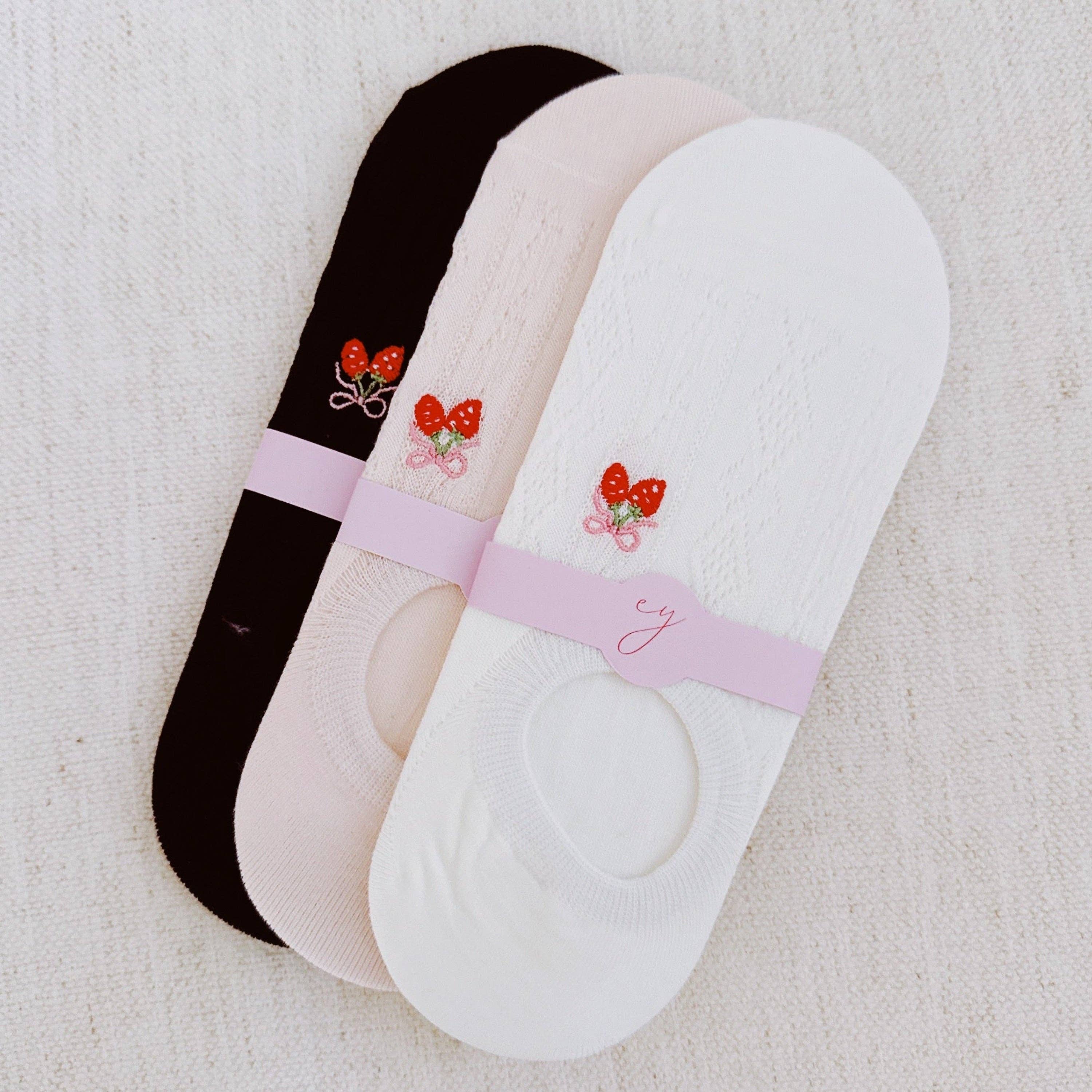 Strawberry On The Side Low Cut Socks