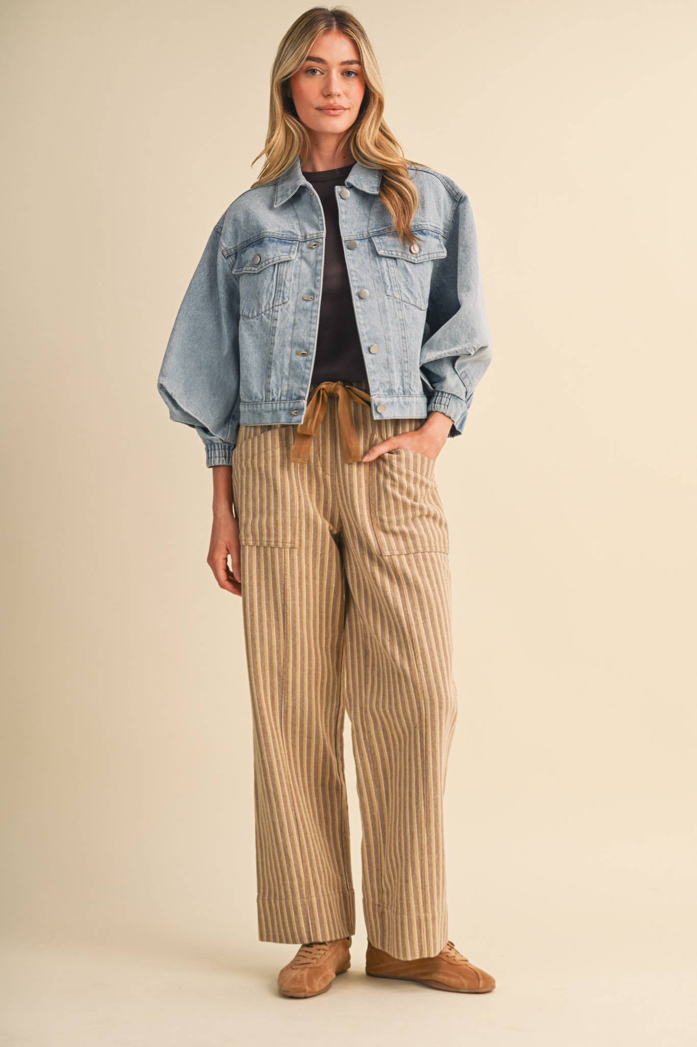 STRUCTURED SLEEVE DENIM JACKET