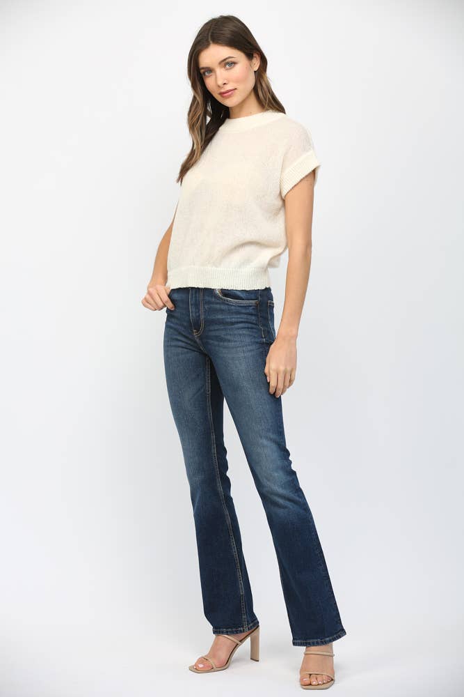 SHORT SLEEVE KNIT SWEATER
