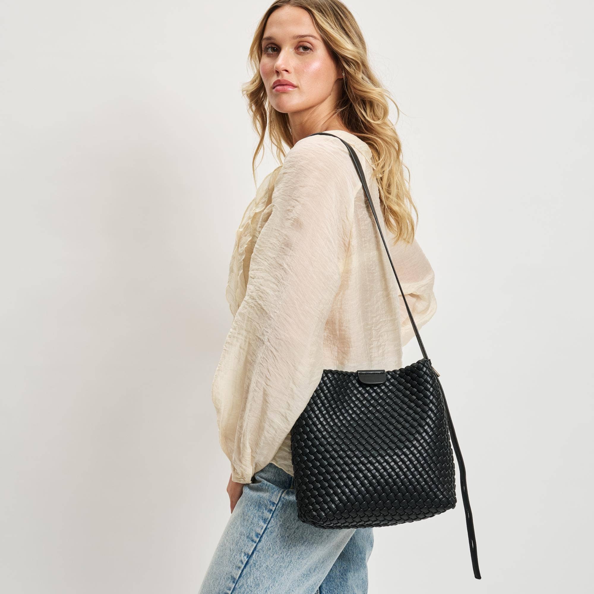 Isadora Bucket