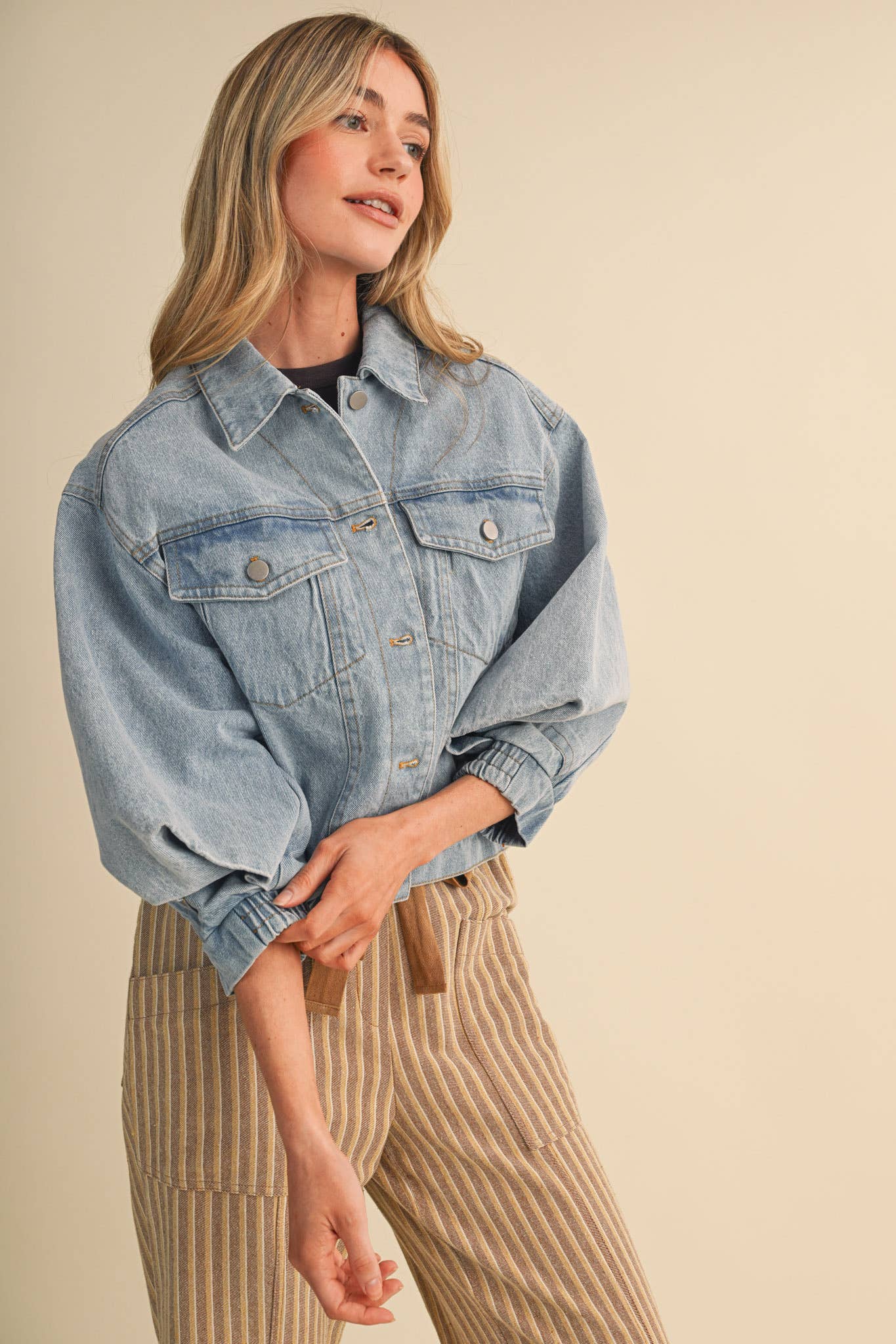 STRUCTURED SLEEVE DENIM JACKET