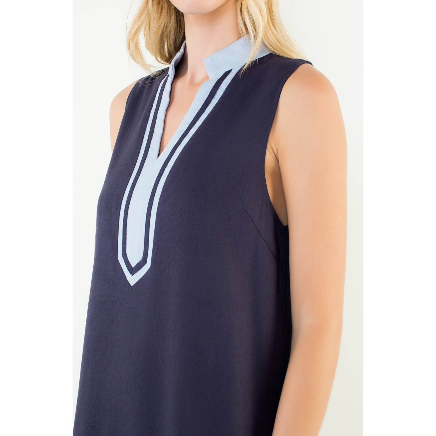 Sleeveless Contrast Trim Dress