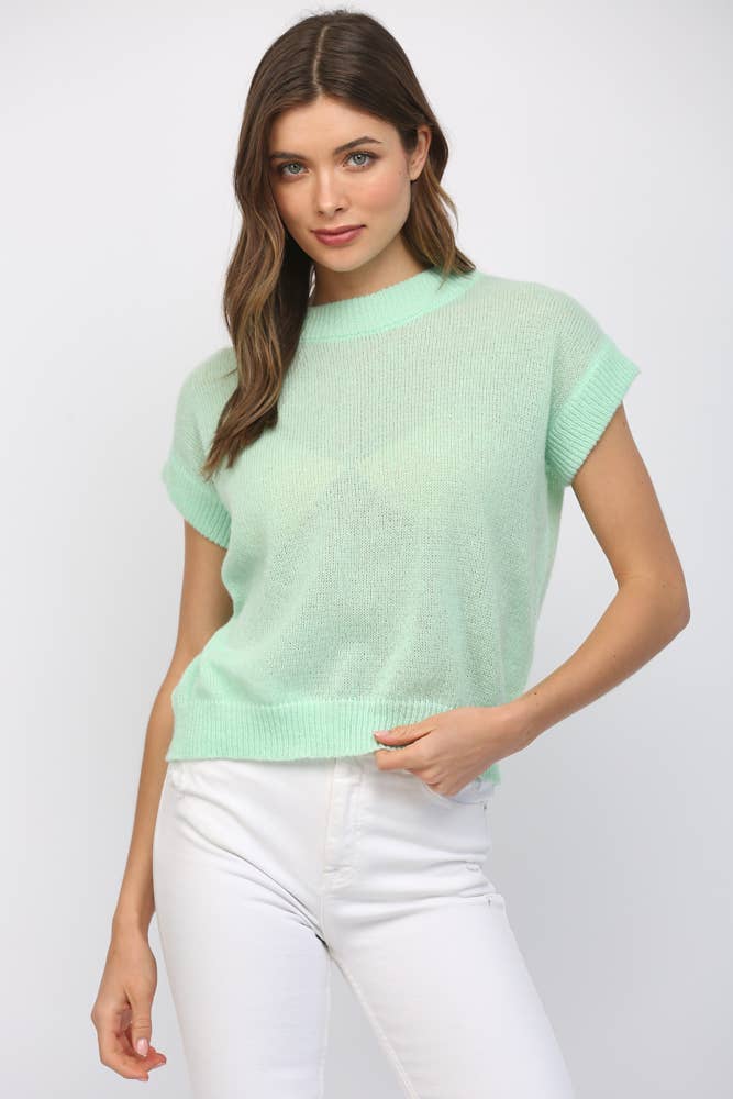 SHORT SLEEVE KNIT SWEATER