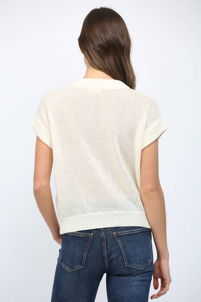 SHORT SLEEVE KNIT SWEATER