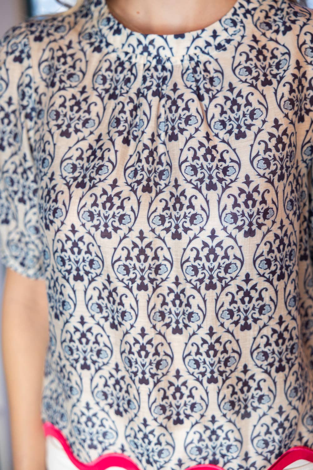 Wavy Contrast Hemline Top