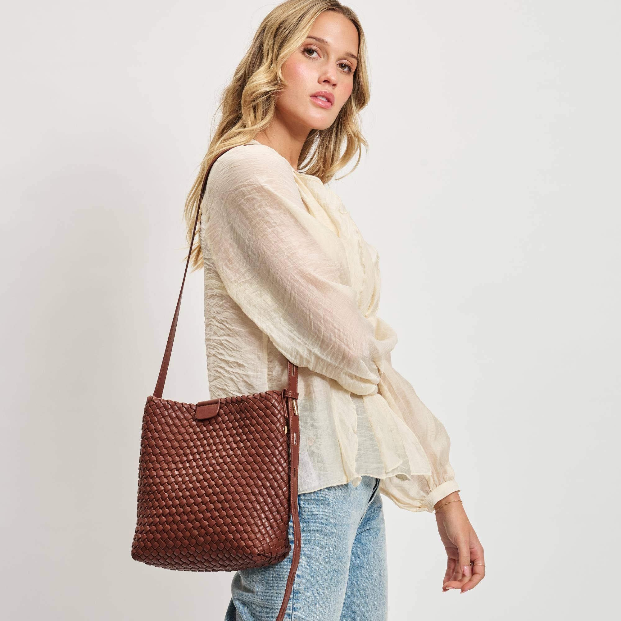 Isadora Bucket
