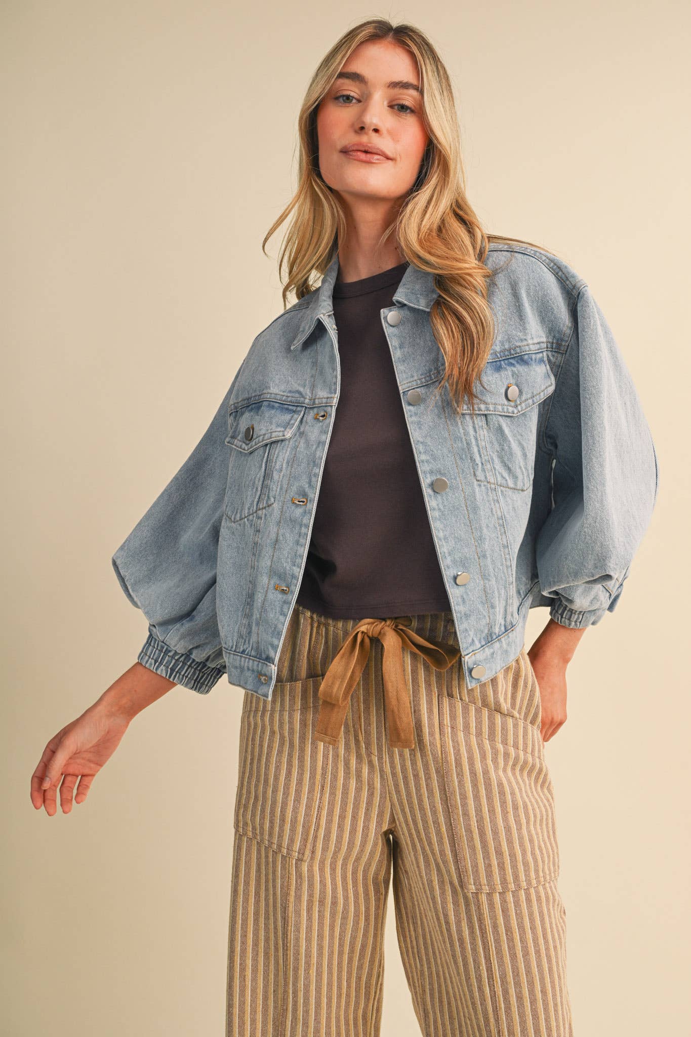 STRUCTURED SLEEVE DENIM JACKET