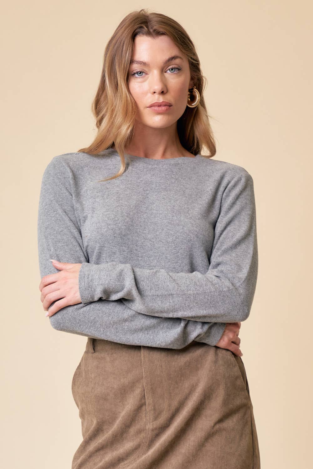 ROUND NECK SOFT KNIT TOP