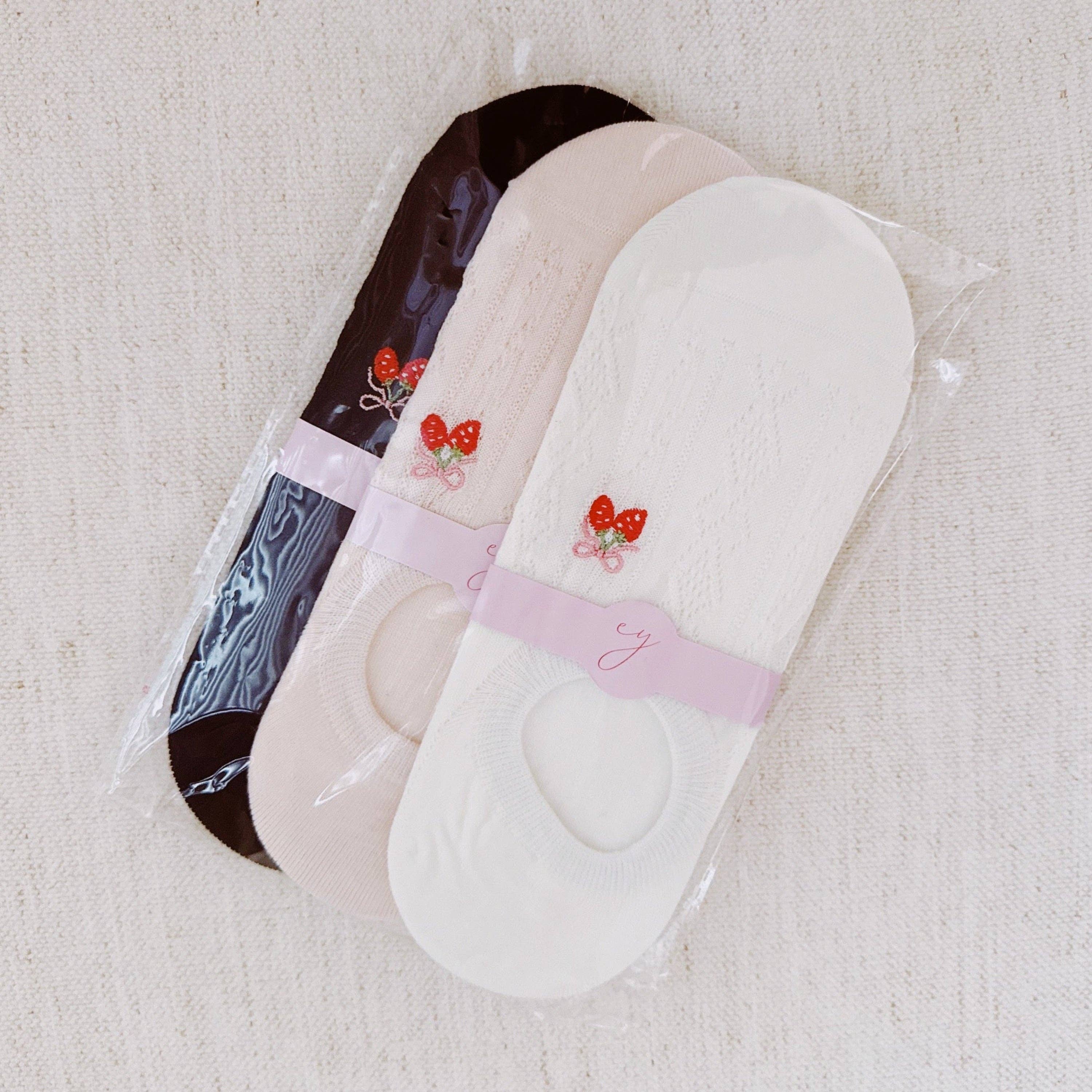 Strawberry On The Side Low Cut Socks