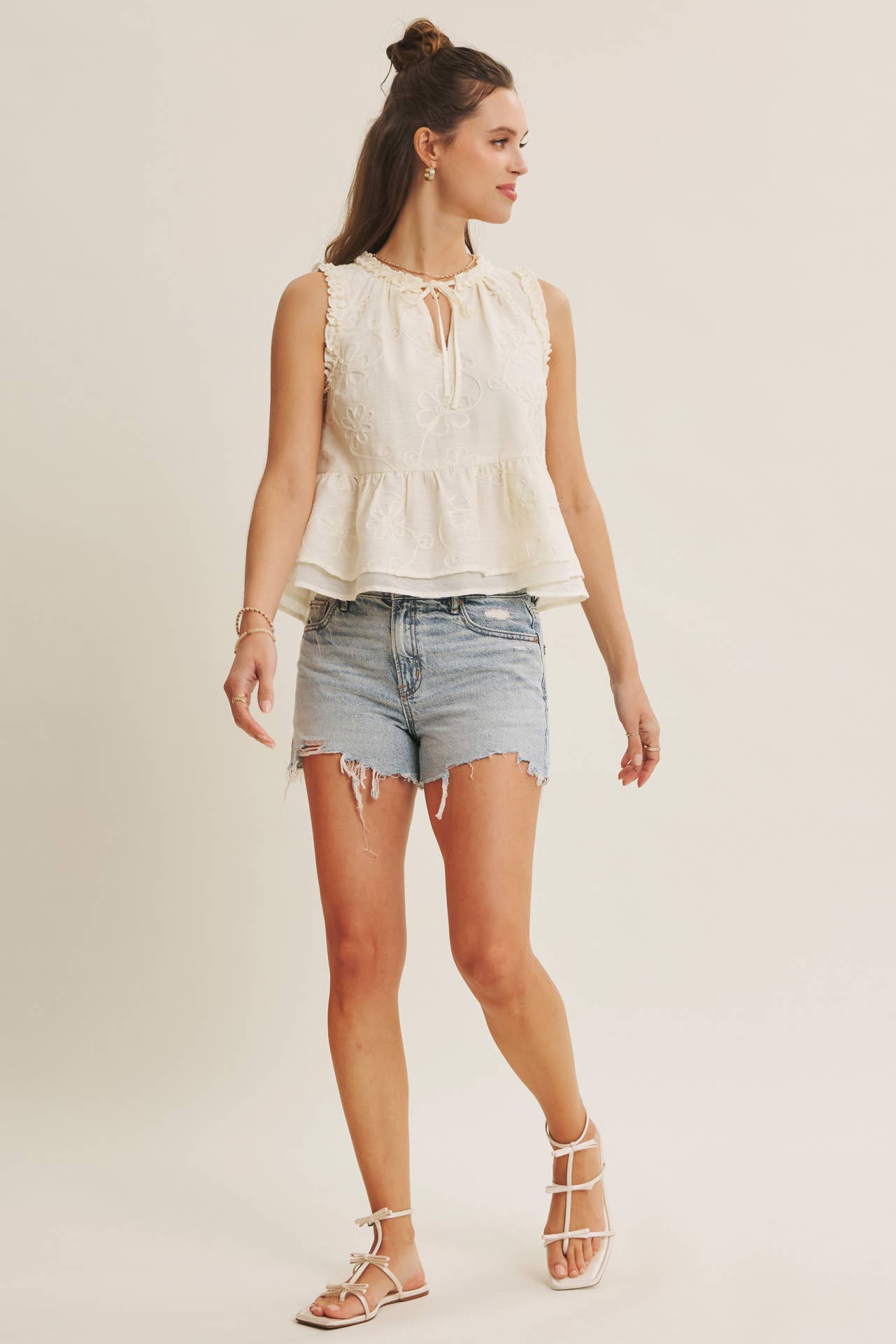 BABYDOLL EMBROIDERY BLOUSE