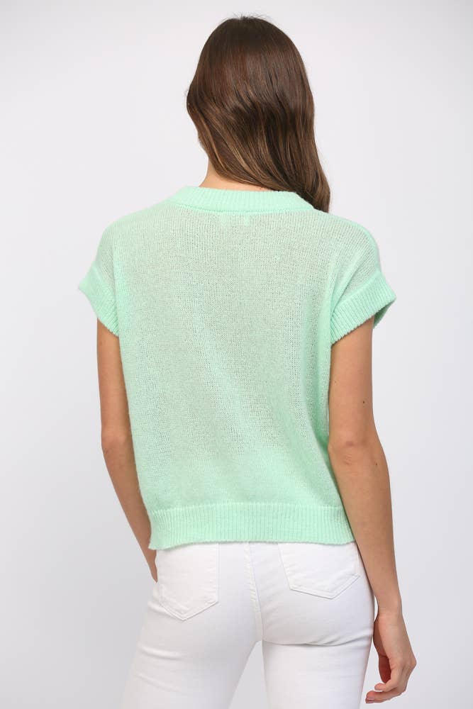 SHORT SLEEVE KNIT SWEATER