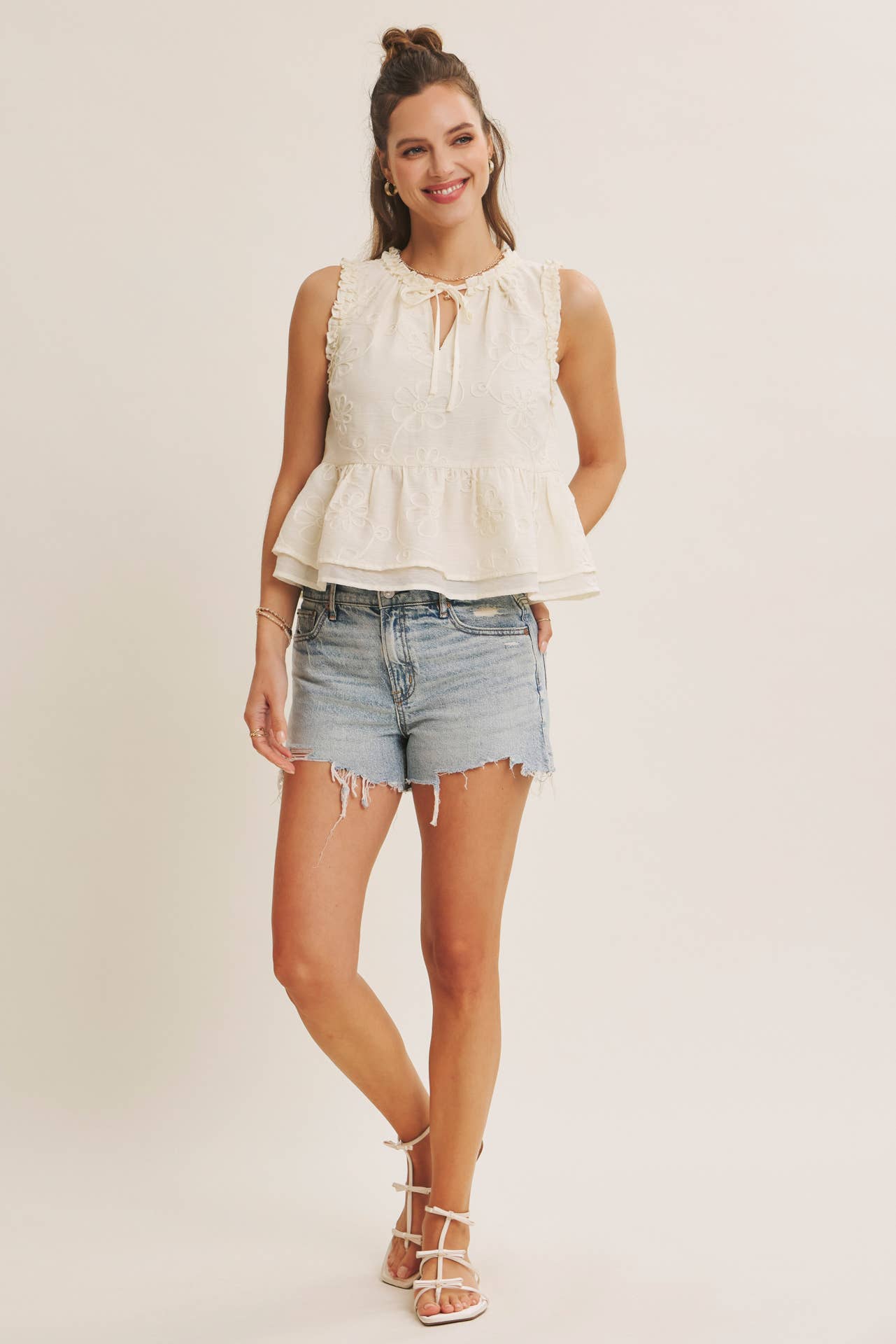 BABYDOLL EMBROIDERY BLOUSE