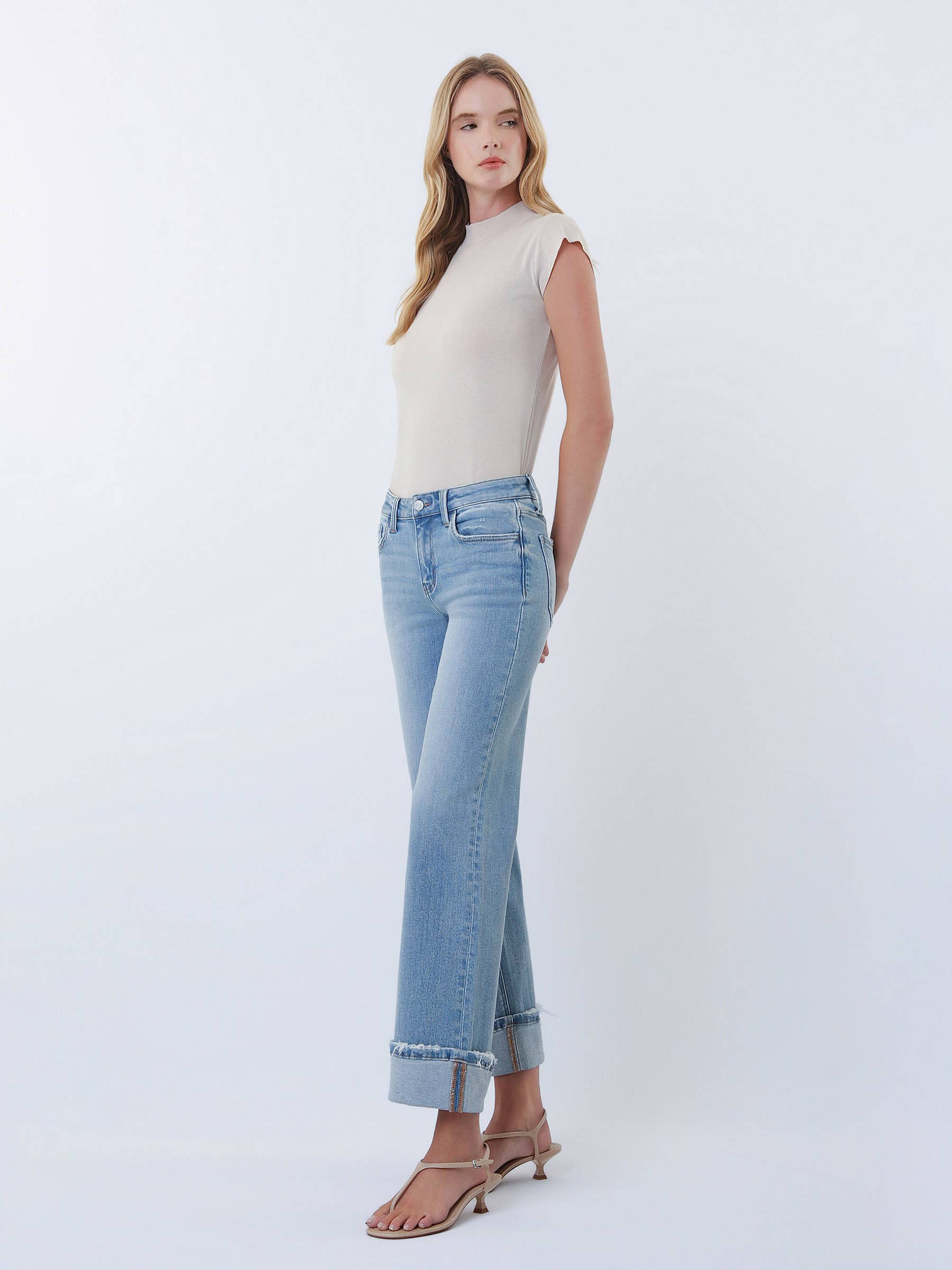 MID RISE CUFFED SLIM WIDE JEANS