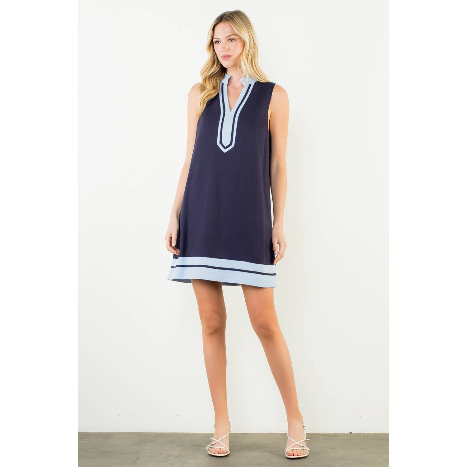 Sleeveless Contrast Trim Dress