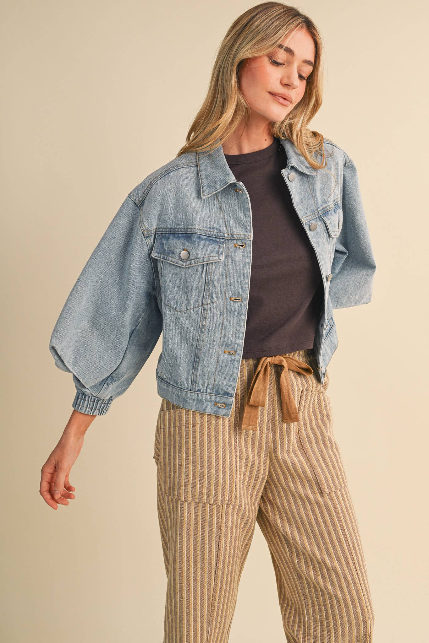 STRUCTURED SLEEVE DENIM JACKET