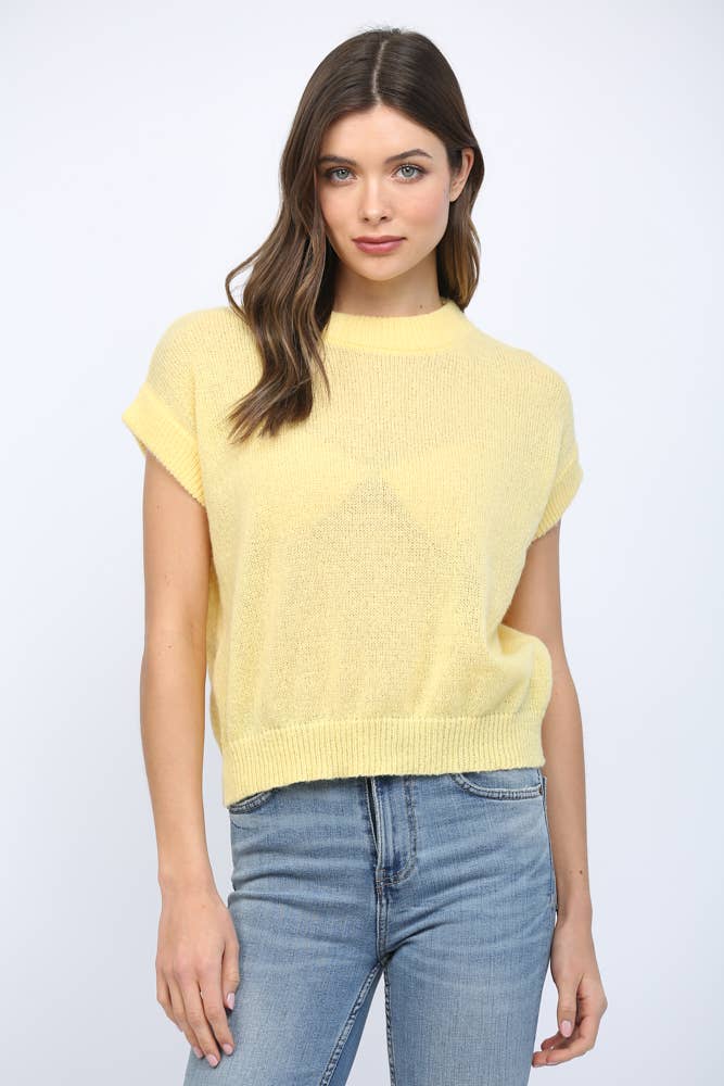 SHORT SLEEVE KNIT SWEATER