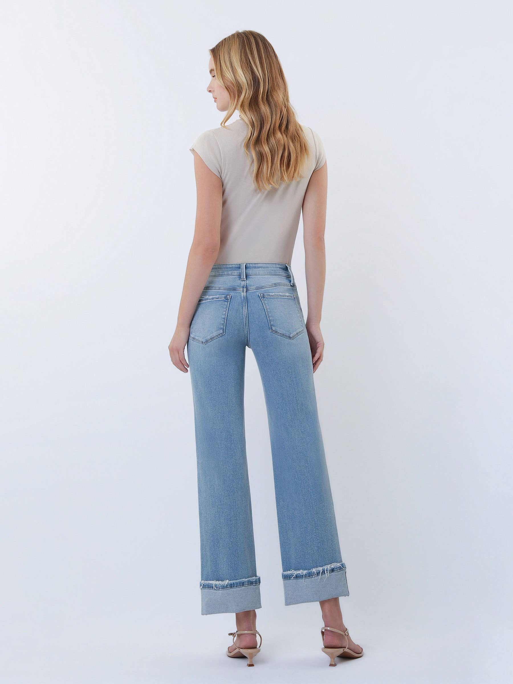 MID RISE CUFFED SLIM WIDE JEANS