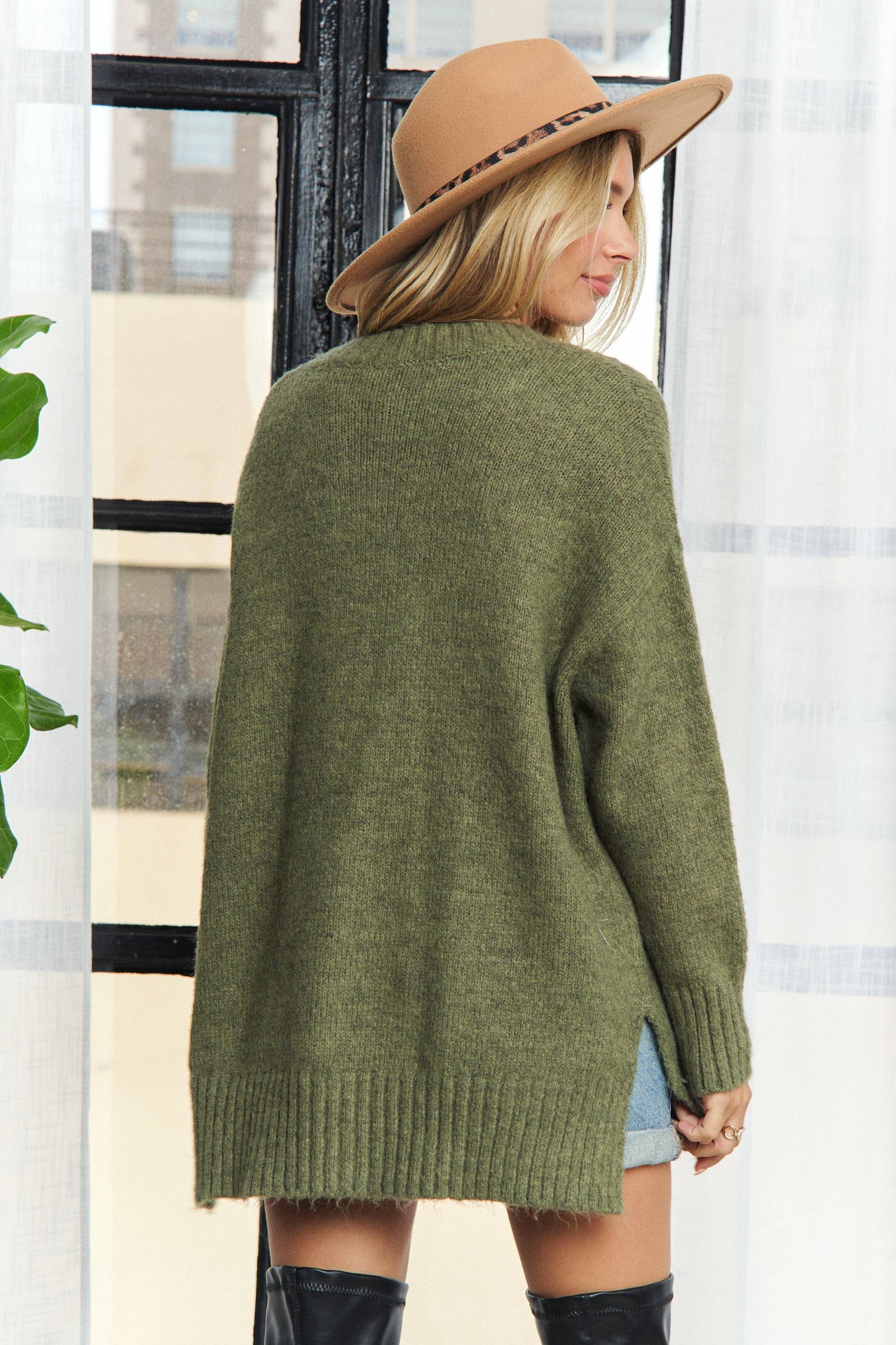 SIDE SLIT SWEATER TOP