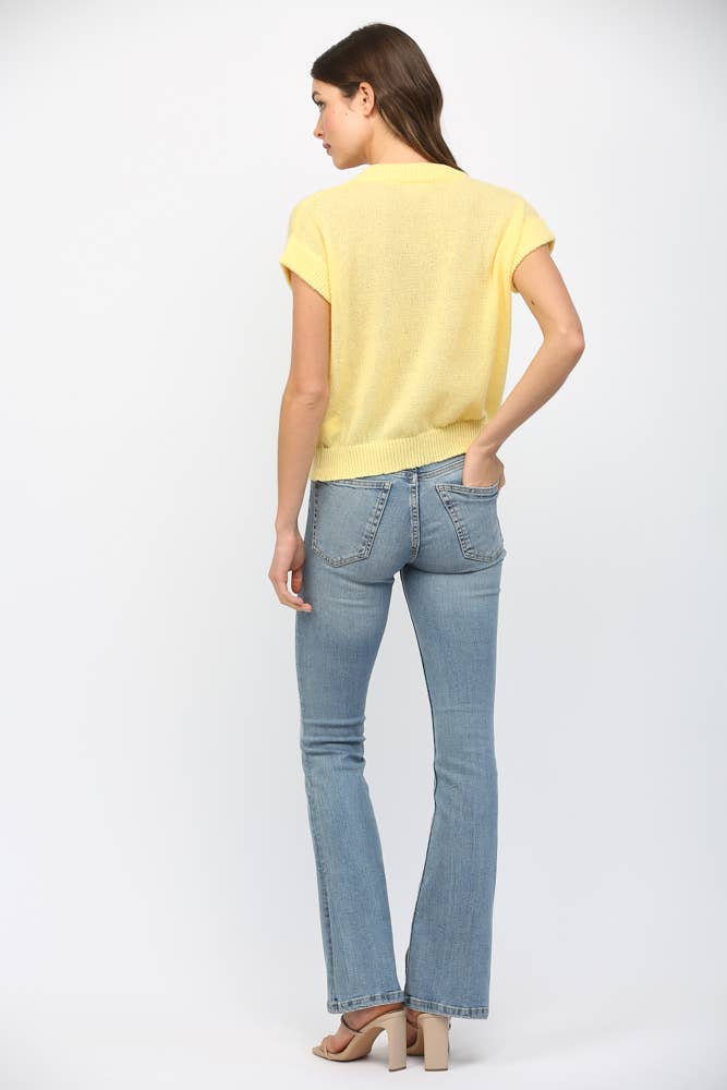 SHORT SLEEVE KNIT SWEATER